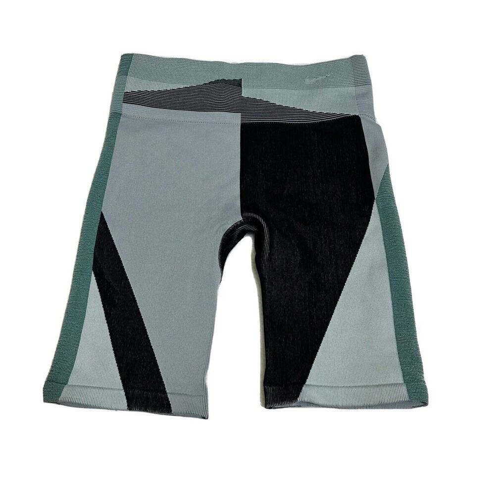 Nike Icon Clash Shorts Women's Seamless Workout Size L Gray/Green/Black